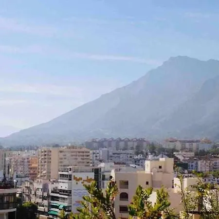 Large Modern Beach Front Apartment, Rooftop Pool!! Marbella