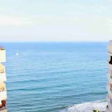 Large Modern Beach Front Apartment, Rooftop Pool!! * Μαρμπέλλα