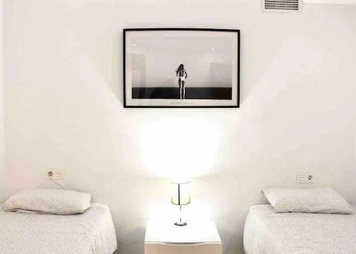 アパート Large Modern Beach Front Apartment, Rooftop Pool!!