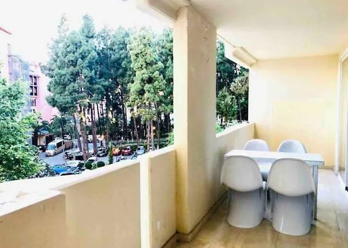 Large Modern Beach Front Apartment, Rooftop Pool!! アパート *