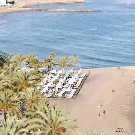 Large Modern Beach Front Apartment, Rooftop Pool!! Appartement Marbella