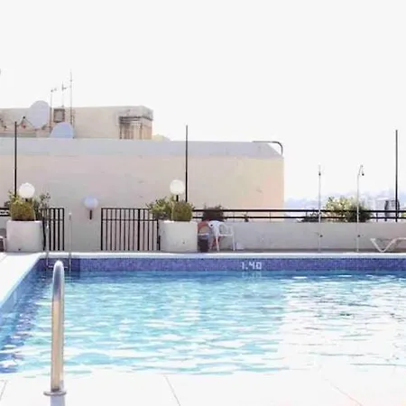 Appartement Large Modern Beach Front Apartment, Rooftop Pool!! *